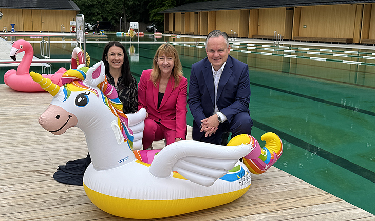 Nicole Gargitter, Dr. Gabriele Jahn, Dr. Christian Scharpf: Das Naturbad Georgenschwaige eröffnete am 02.06.2025 (©foto: Martin Schmitz) 